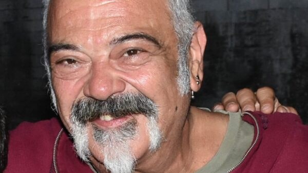 Ο Στηβ Ντούζος σε δημόσια εμφάνισή του