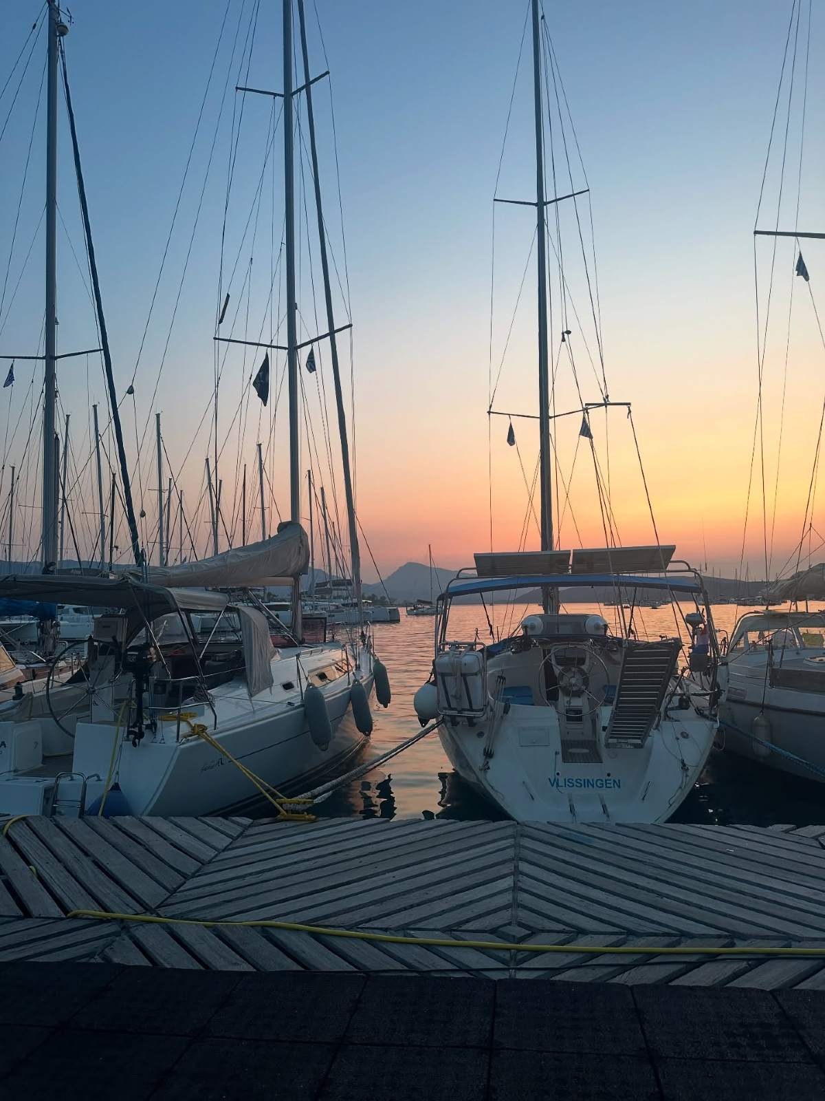 Τσιμτσιλή: Στον Πόρο για το τριήμερο του Αγίου Πνεύματος - Εντυπωσιάζουν οι φωτογραφίες της με μαγιό