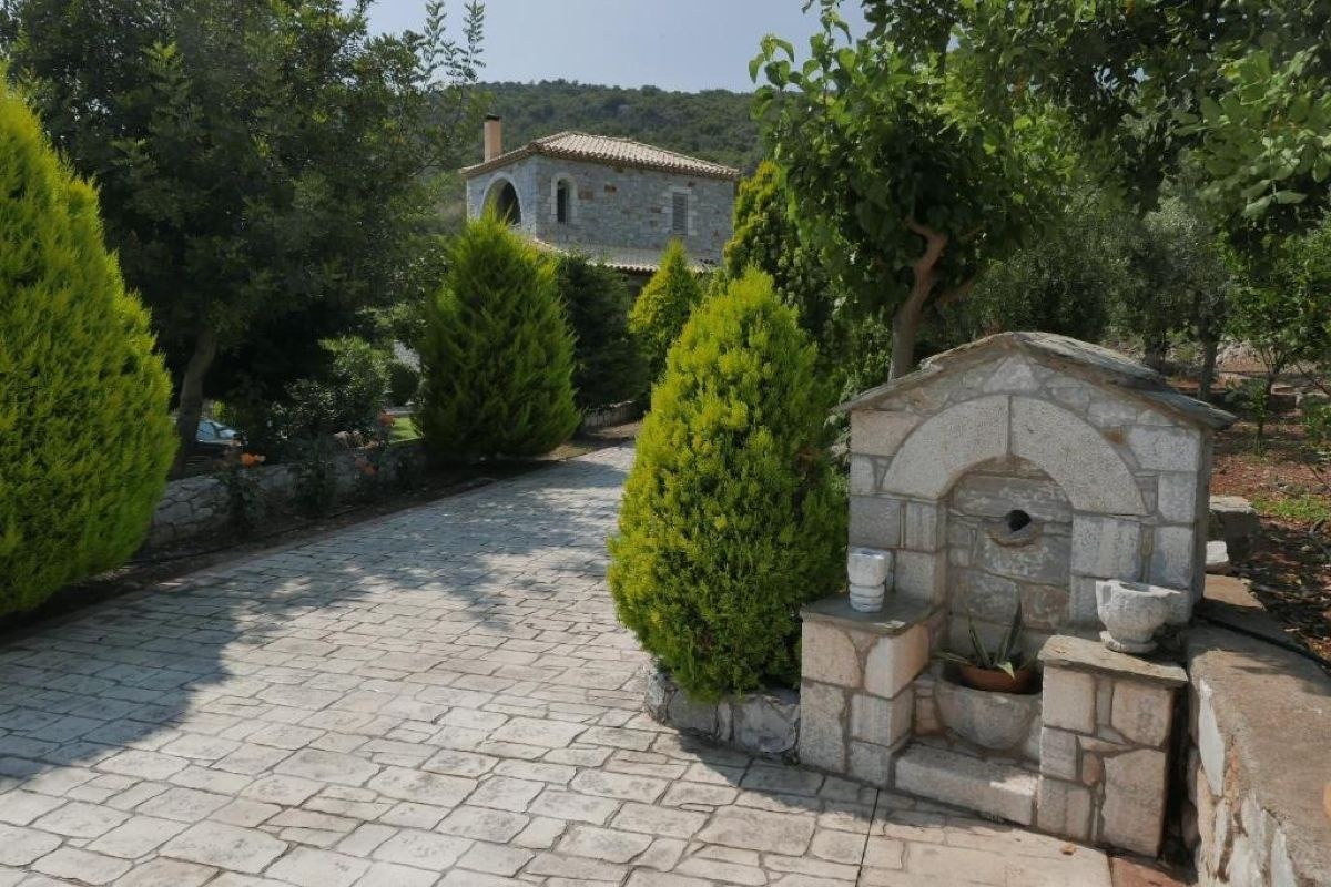 Η είσοδος του Mouses Villas and Apartments