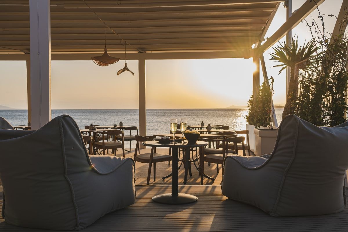 Mythos beach bar