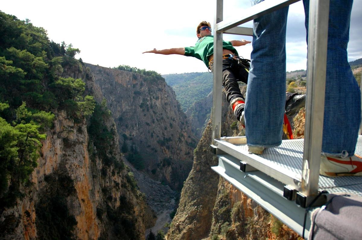 Bungee jumping