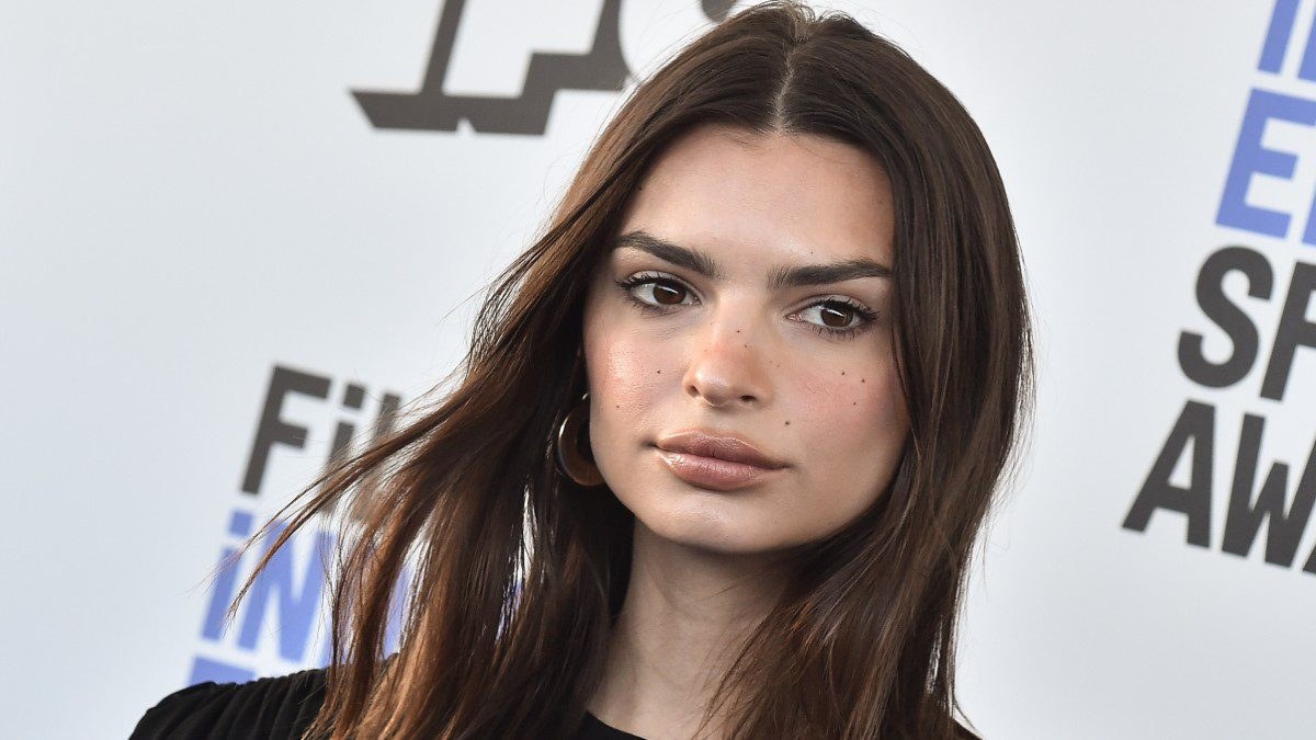 H Emily Ratajkowski σε εκδήλωση