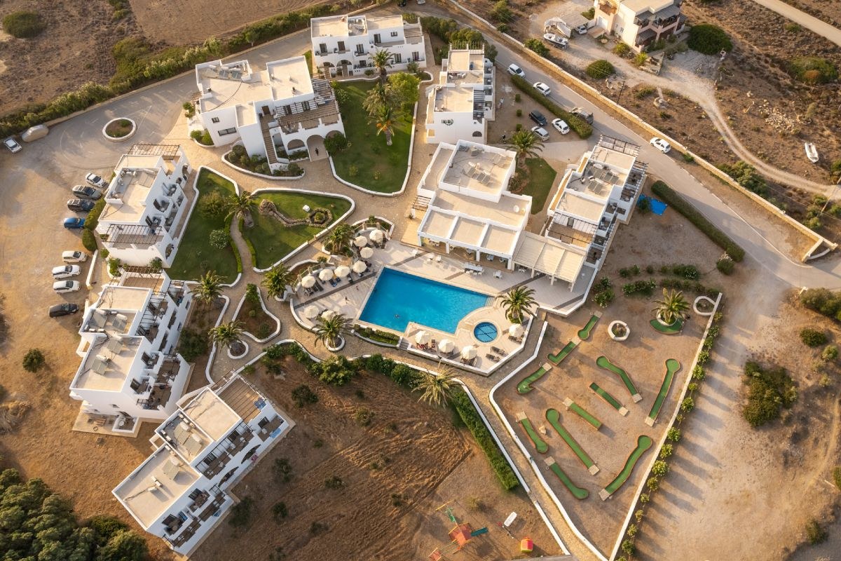 Το Hotel Irini από ψηλά