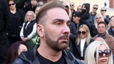 Ο Κοκλώνης Νίκος σε κηδεία
