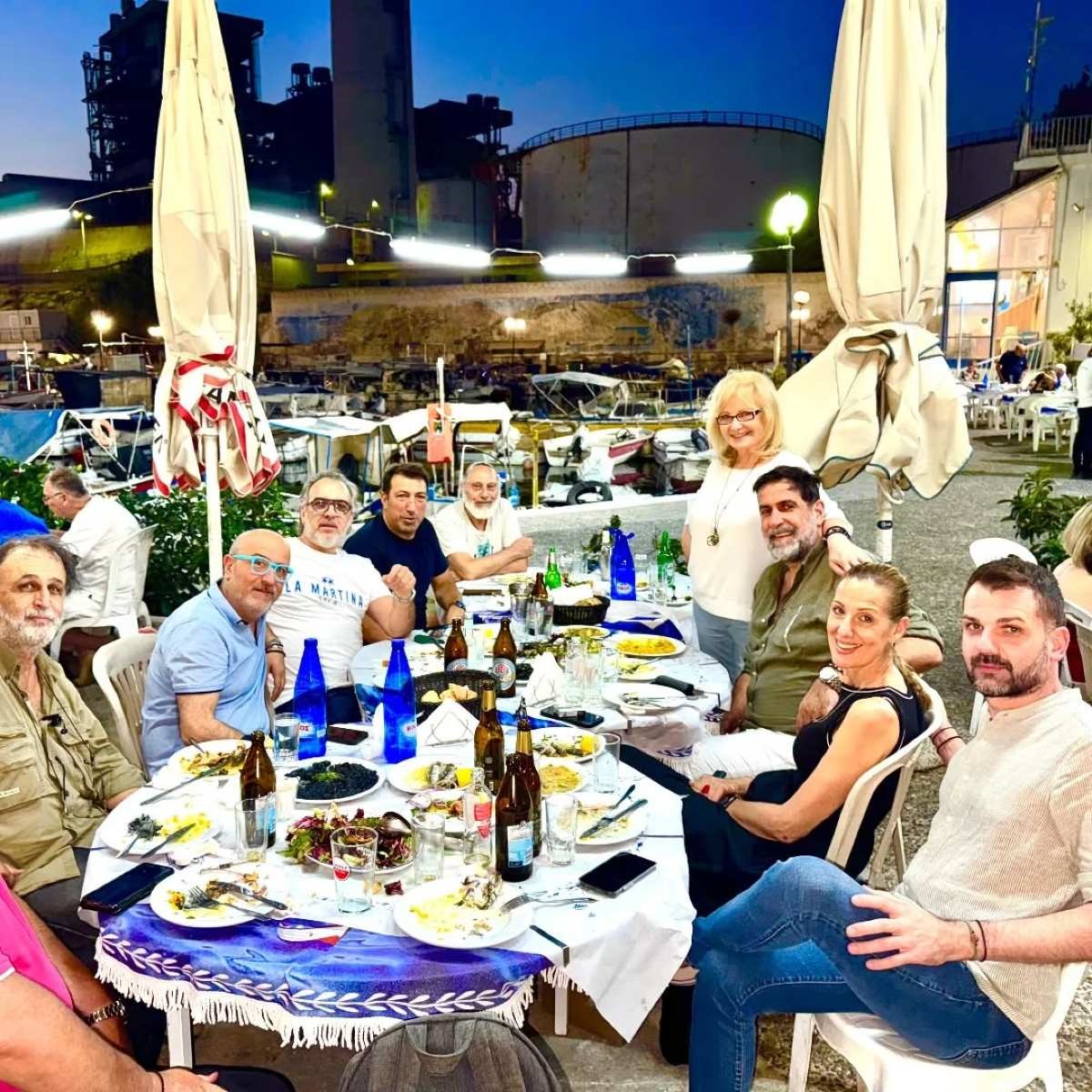 Η Αγγελική Νικολούλη με τους συνεργάτες της
