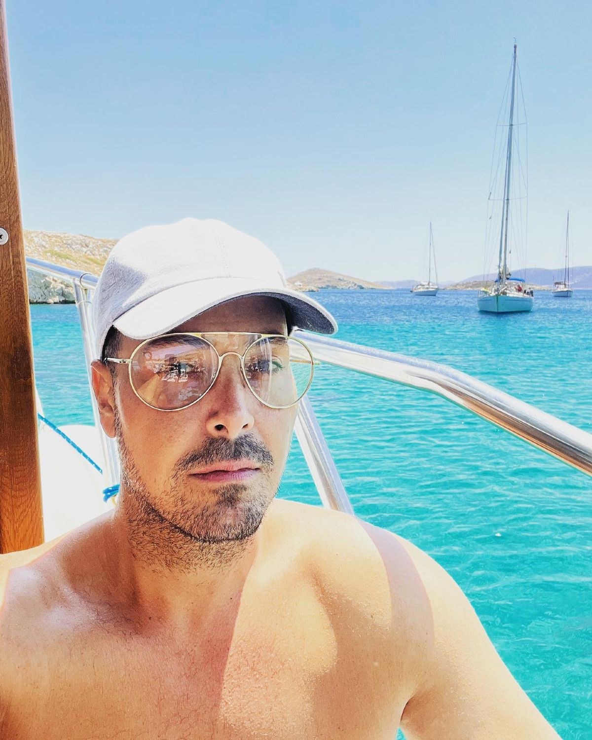 Ο Πέτρος Κουσουλός σε σκάφος