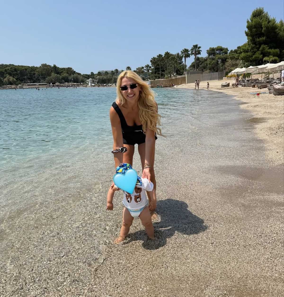 Η Κωνσταντίνα Σπυροπούλου με το γιο της, Βασίλη