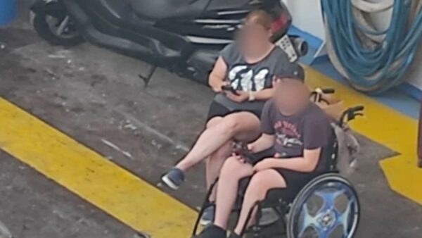Παιδί αμέα ταξιδεύει για Θάσο