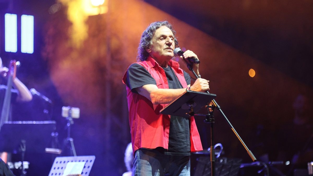 Ο Βασίλης Παπακωνσταντίνου