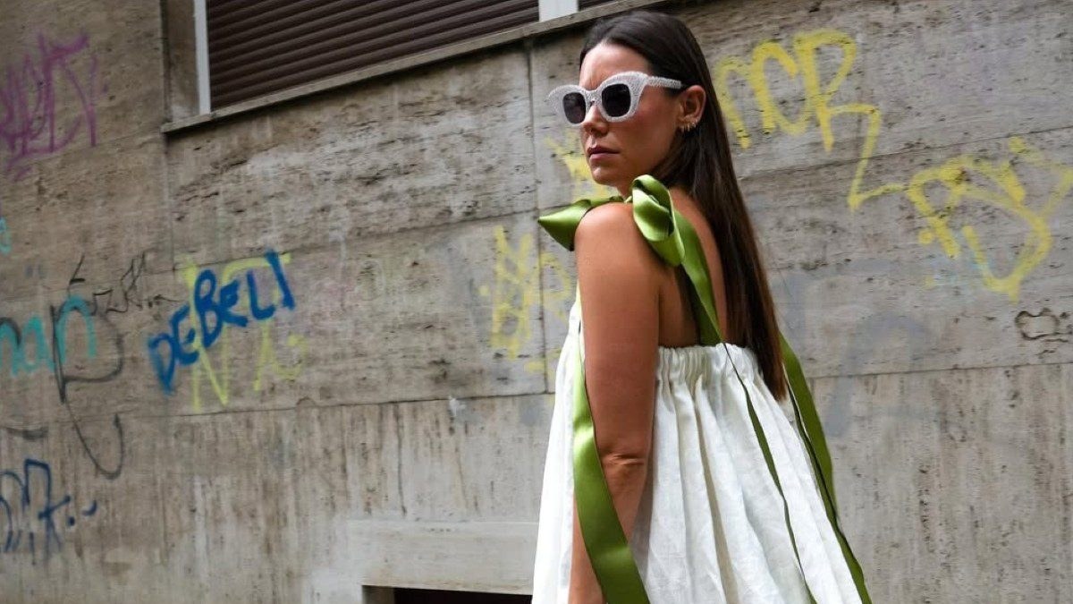 Φόρεμα λευκό στο street style