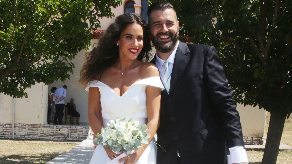 Η Κατερίνα Στικούδη και ο Βαγγέλης Σερίφης στο γάμο τους