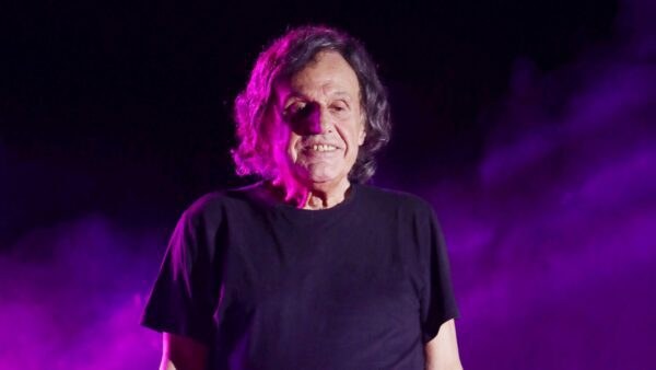 Βασίλης Παπακωνσταντίνου