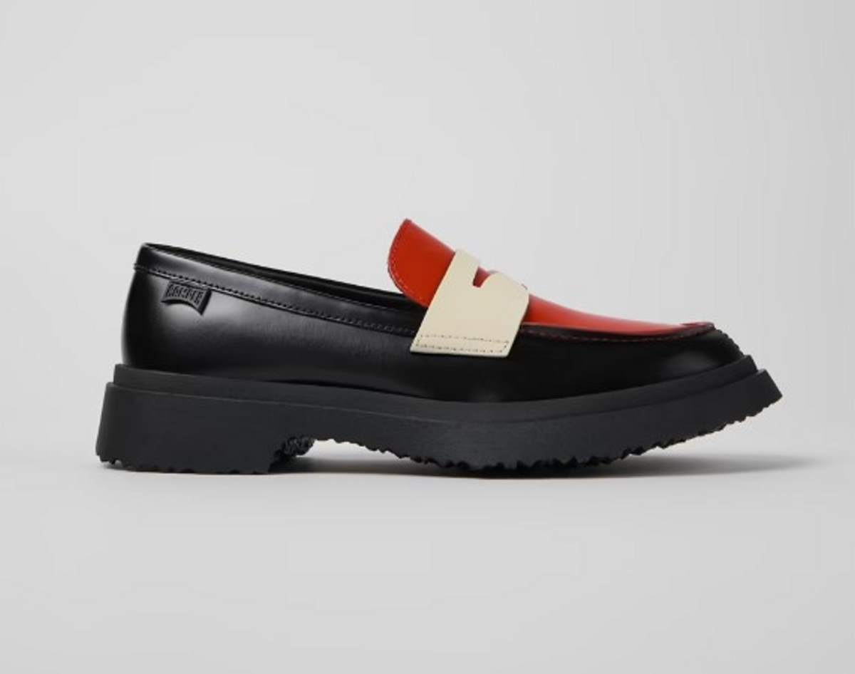 χρωματιστά loafers
