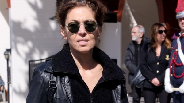 Η Δήμητρα Παπαδήμα στο Νεκροταφείο Παπάγου-Κηδεία Ηλία Λογοθέτη 02/03/2024