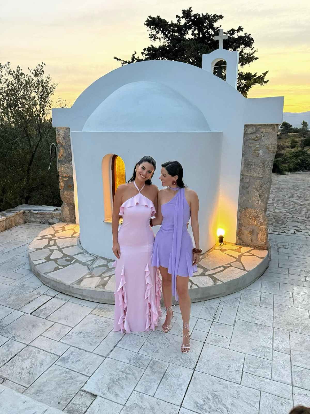 Η Χριστίνα Μπόμπα με την αδελφή της, Ελίνα