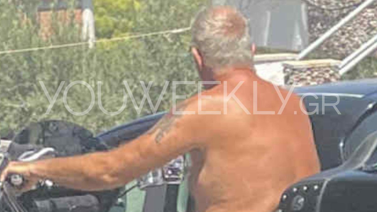 Ο Πασχάλης Τσαρούχας με τη μηχανή του