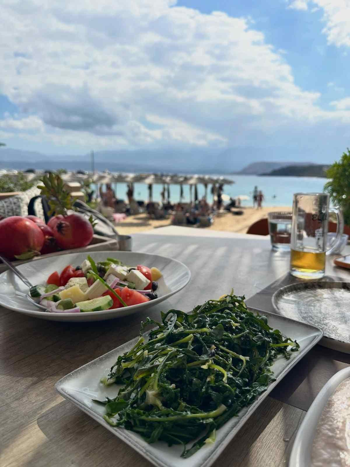 Μόργκαν: Το φωτογραφικό άλμπουμ από τις διακοπές με τη Βαλαβάνη και τον γιο τους στα Χανιά - «Το πρώτο μας αληθινό ταξίδι ως οικογένεια»