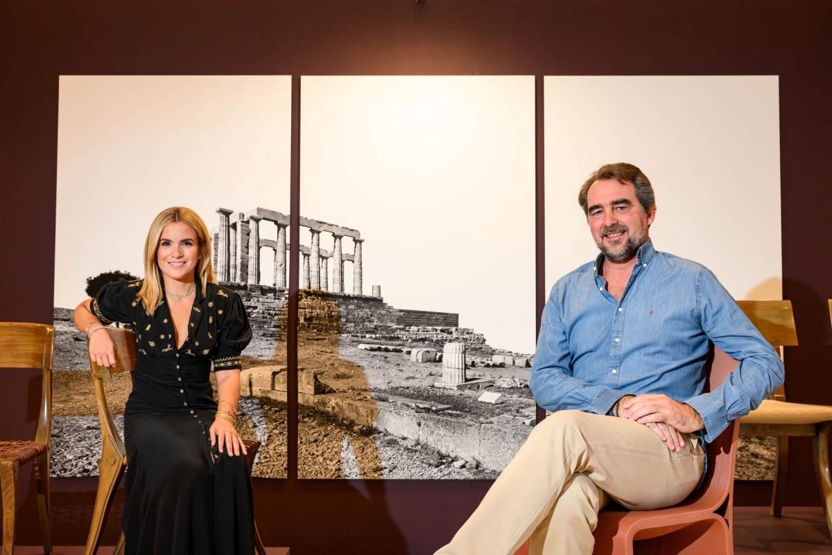 Stefanidou Tsoukala Gallery με καρέκλα klismos
