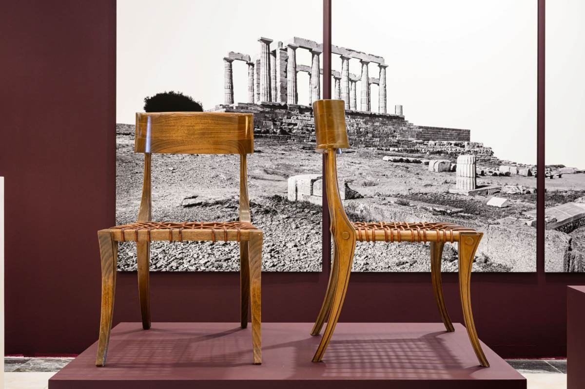 Stefanidou Tsoukala Gallery με καρέκλα klismos