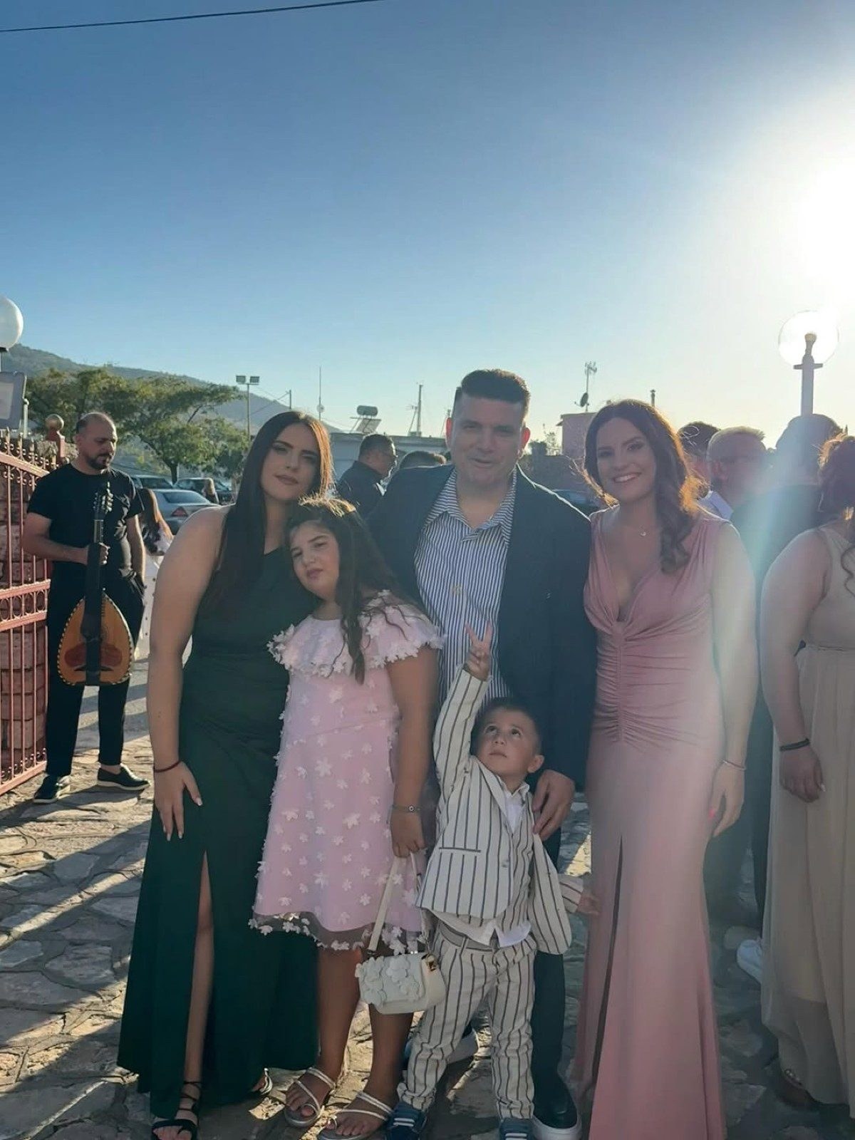 Ο Γιάννης Καψάλης και η οικογένειά του