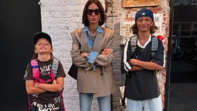 Η Σοφία Καρβέλα με τους γιους της