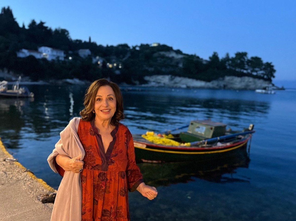 Η Χάρις Αλεξίου στους Παξούς