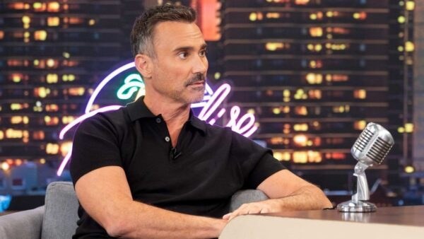 Ο Γιώργος Καπουτζίδης στο The 2night show