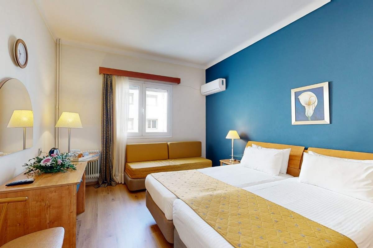 lucy hotel χαλκίδα