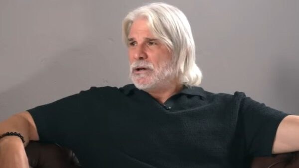 Ο Μάνος Πίντζης στο Youtube
