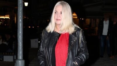 Η Ρούλα Κορομηλά σε δημόσια έξοδό της