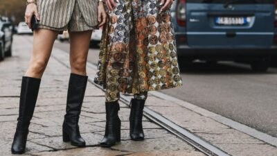 Συνδυασμός μπότες και σορτς στο street style