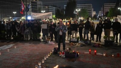 οι γονείς που γράφουν τα ονόματα