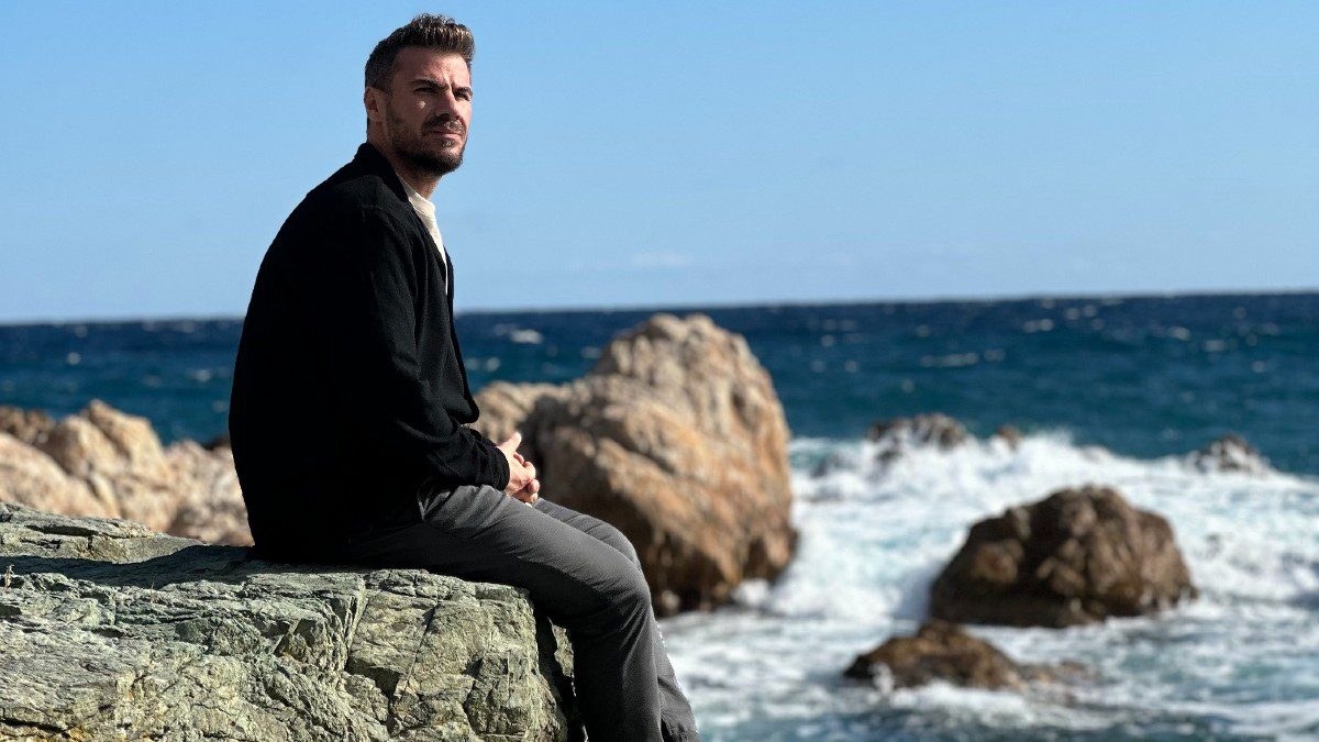 Άκης Πετρετζίκης