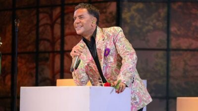 Ο Γιώργος Μαζωνάκης σε συναυλία του