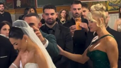 Η Ιωάννα Τούνη στο γάμο της Στέλλας Πάσσαρη