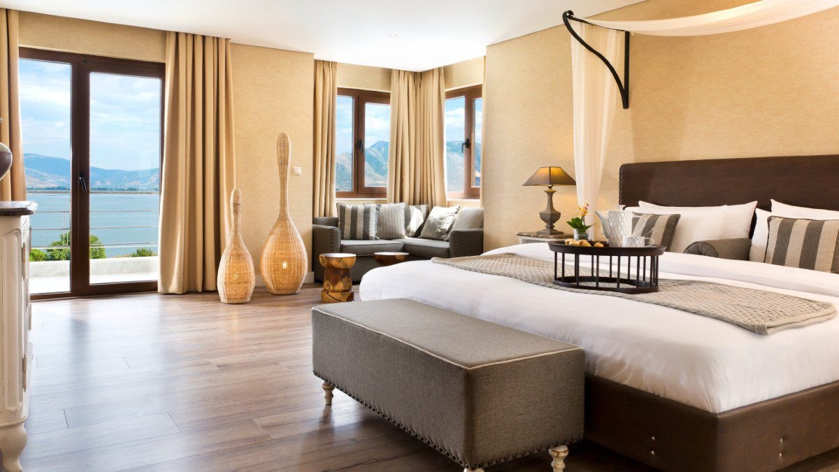 Limneon Hotel & Spa