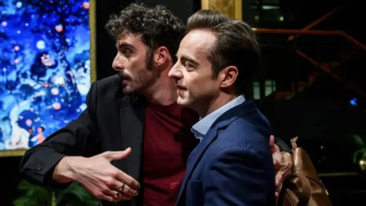 Ο Προμηθέας Αλειφερόπουλος και ο Νίκος Μήλιας στην παράσταση Festen