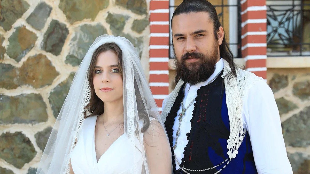 Η γη της ελιάς Παυλής Δάφνη
