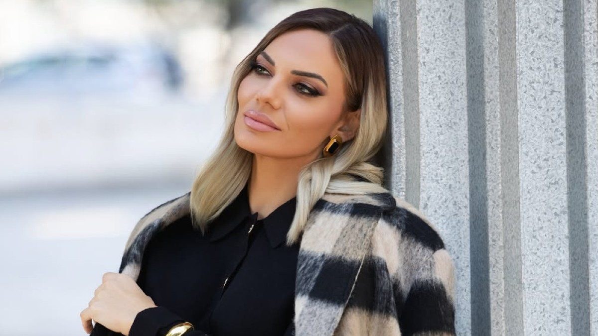 Με παντελόνι η Ιωάννα Μαλέσκου