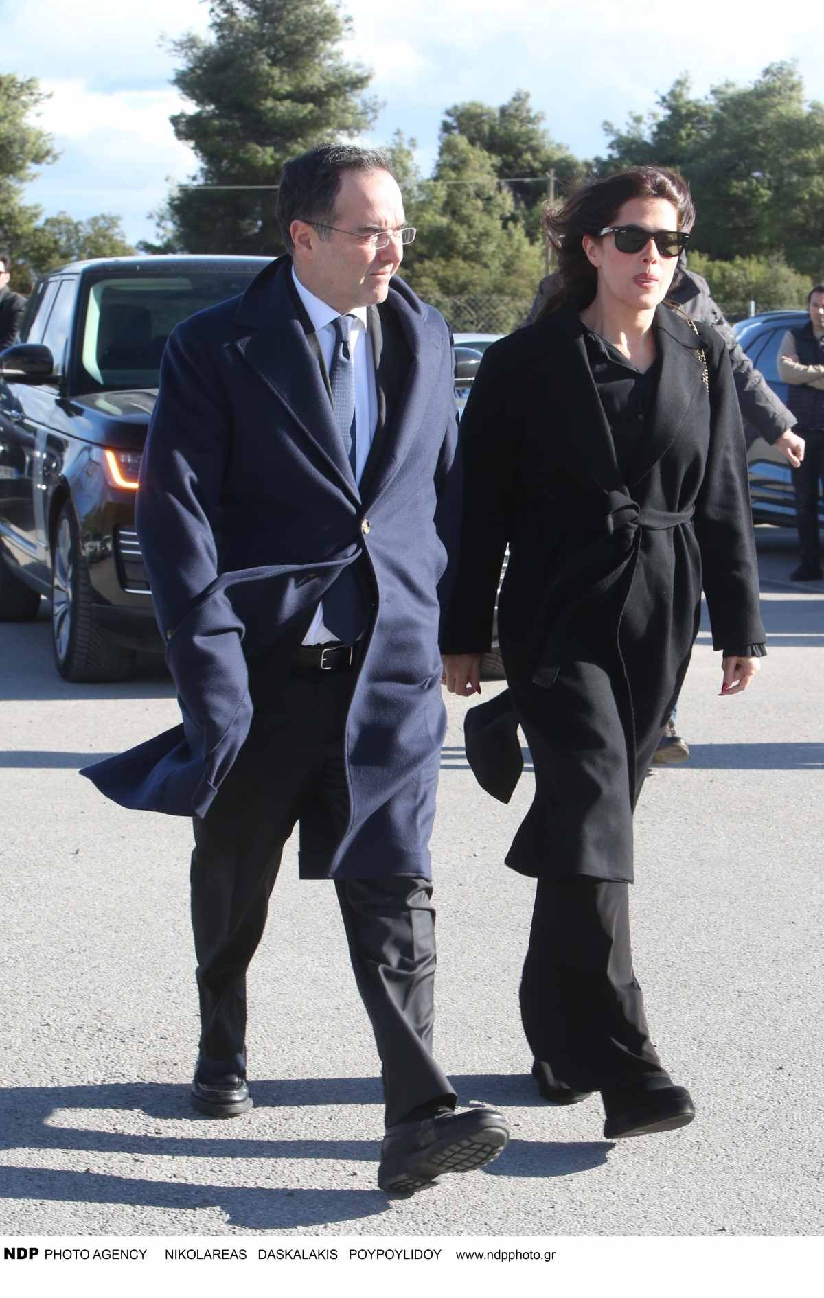 Ο Θοδωρής Κυριακού στη κηδεία του Γιώργου Παπαδάκη