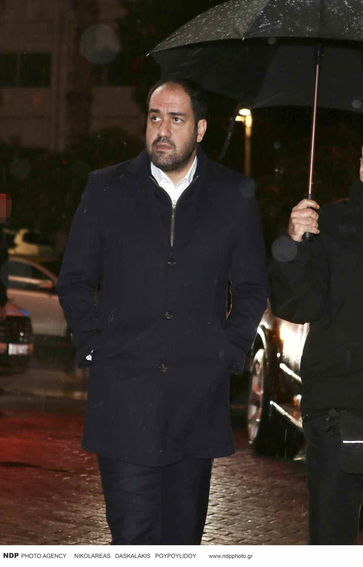 Αντώνης Κανάκης για Κωνσταντίνο Αργυρό: «Ποια είναι η ιδιότητά του; Θα τρελαθούμε εντελώς;»