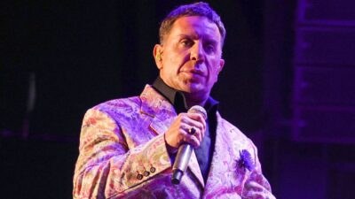 Ο Γιώργος Μαζωνάκης σε συναυλία του