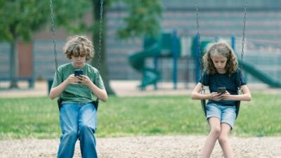 Social media παιδιά