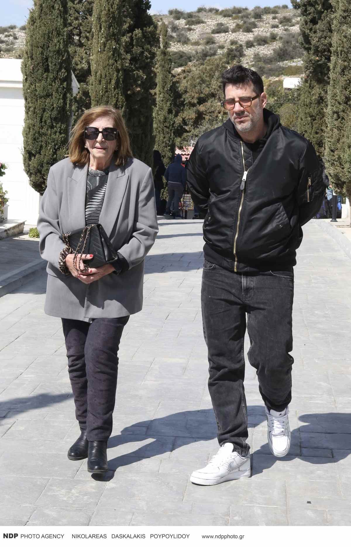 O Θοδωρής Φέρρης με τη μητέρα του