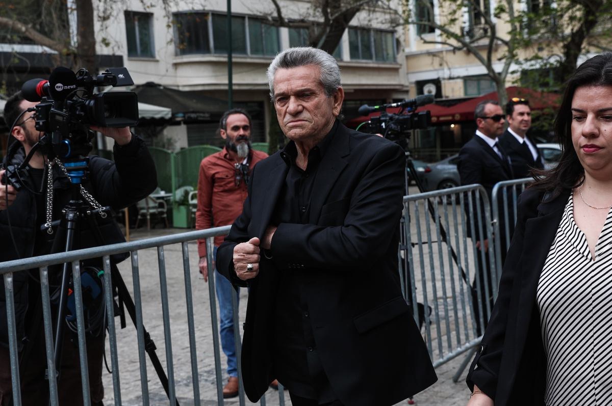 Ο Μαργαρίτης στην κηδεία της Μαρινέλλας