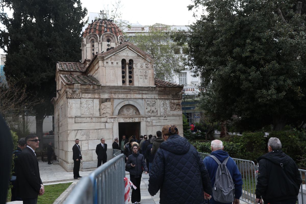 Μαρινέλλα παρεκκλήσι κηδεία