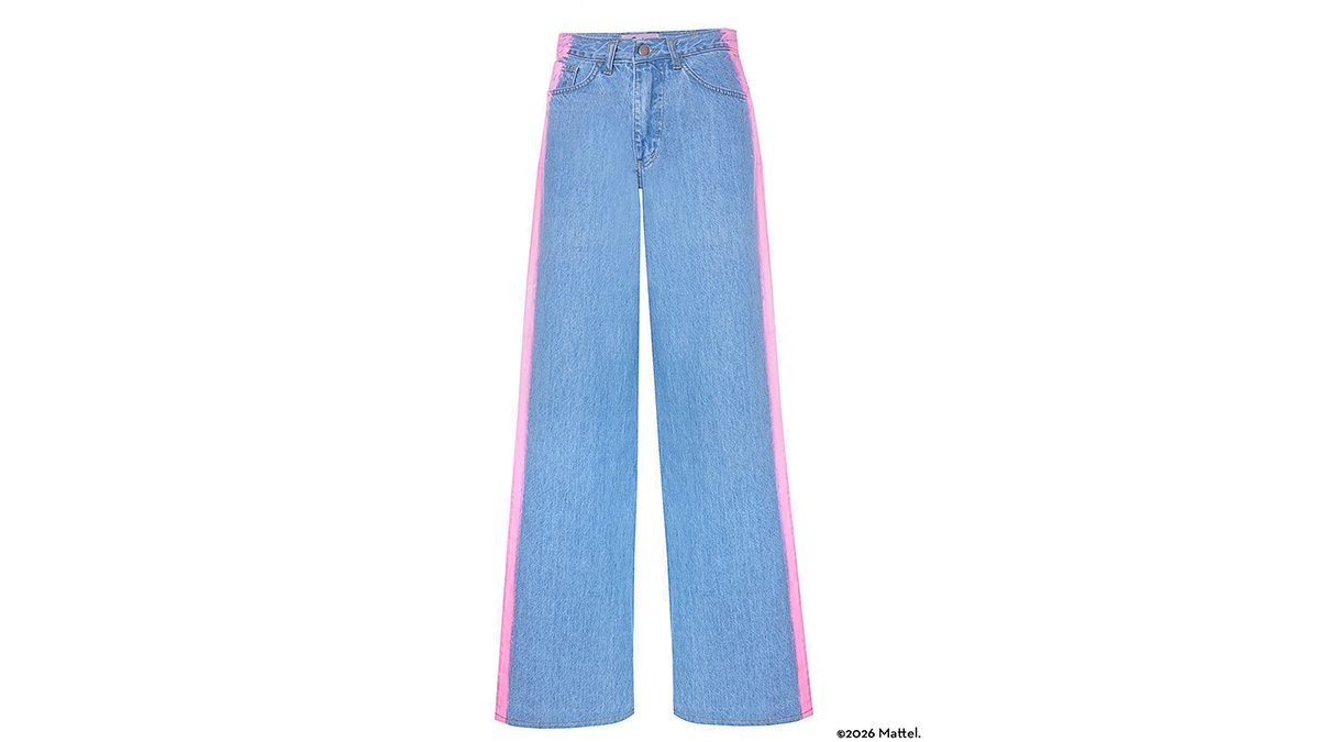 Αθηνά Οικονομάκου: Το Barbie-inspired look στο Μιλάνο και η iconic Chanel τσάντα