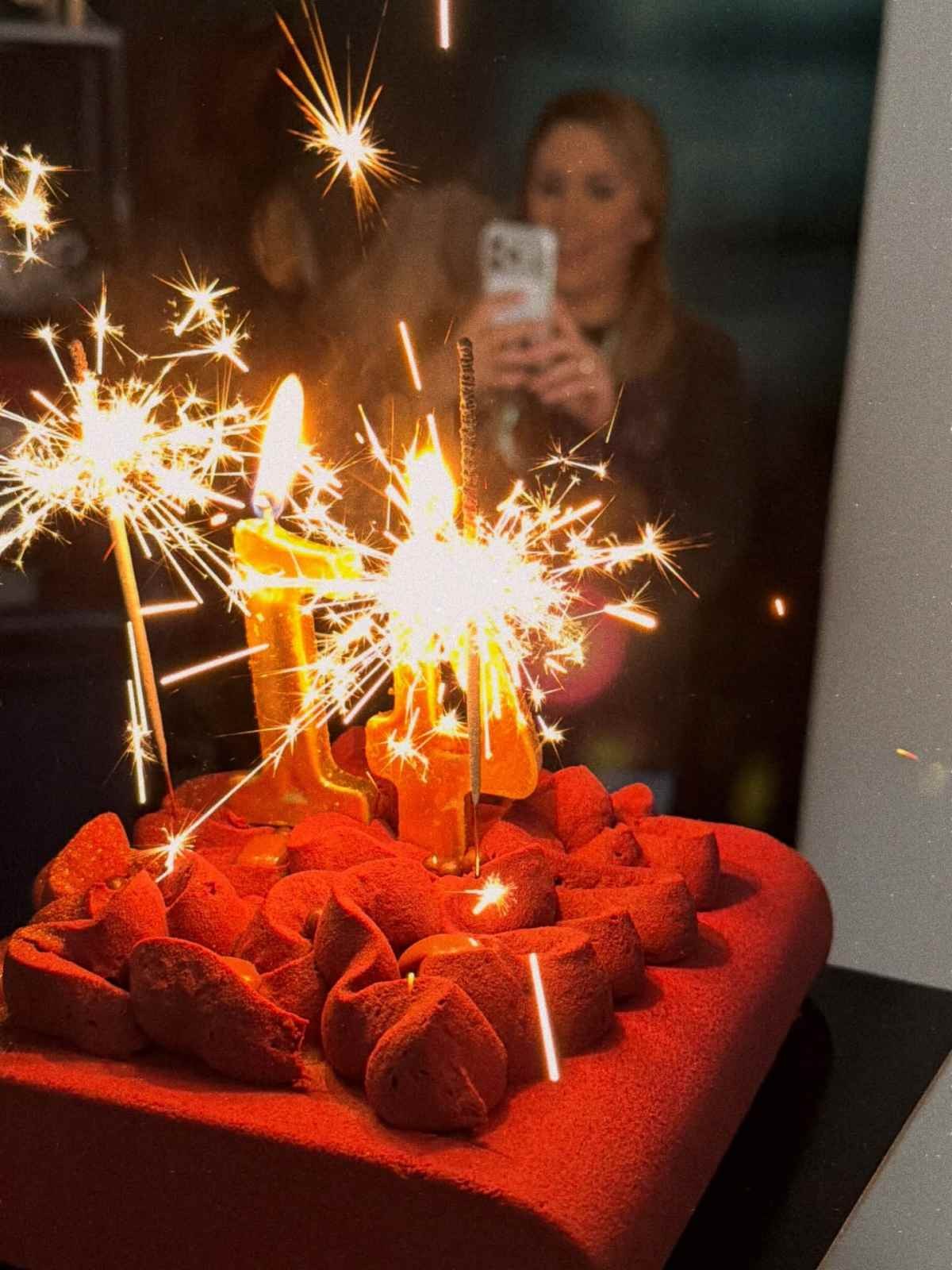 Η τούρτα γενεθλίων της Φωτεινής Πετρογιάννη
