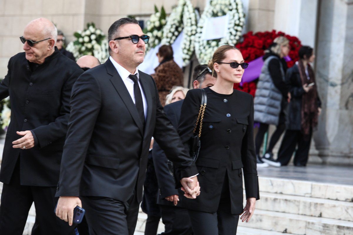 Ρέμος Μπόσνιακ στην κηδεία της Μαρινέλλας