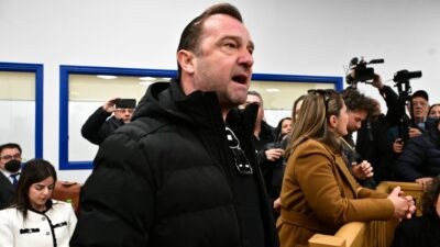 Δίκη για τα Τέμπη: «Θα σε σκίσω» - Ένταση μεταξύ συγγενών των θυμάτων και κατηγορουμένων